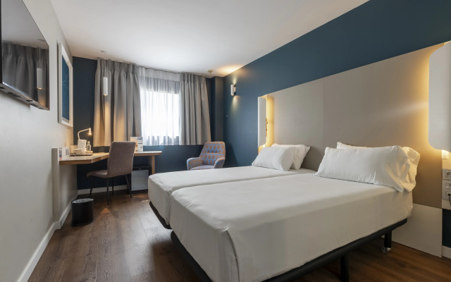 Travelodge Malaga Airport Отель