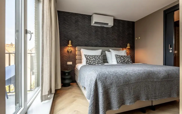 Playful and Luxurious Apartment in Heart of Delft