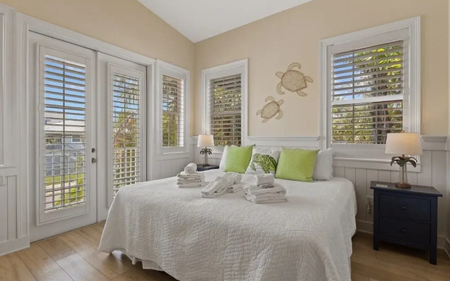 Splash Of Lime 3 Bedroom Home by RedAwning