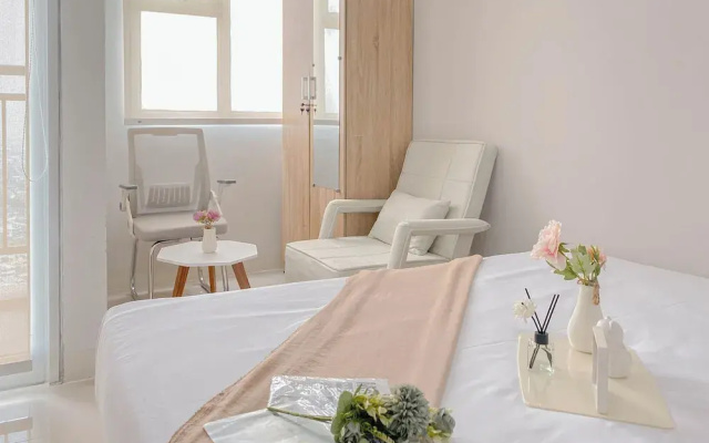 Cozy Studio Living Transpark Juanda Bekasi Timur Apartment