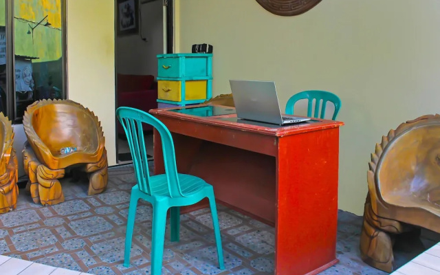 OYO Life 92593 Penginapan Sultan Haji 1