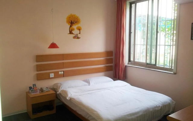 Saifel Business Hotel (Jinan Qilu Hospital Baotu Spring Store)(赛菲尔商务宾馆(济南齐鲁医院趵突泉店))