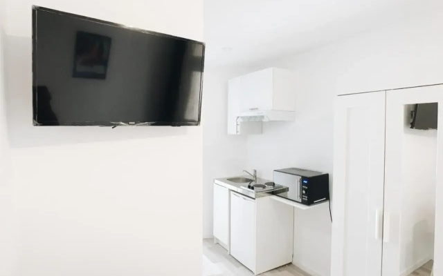 Beautiful bright studio near Montparnasse