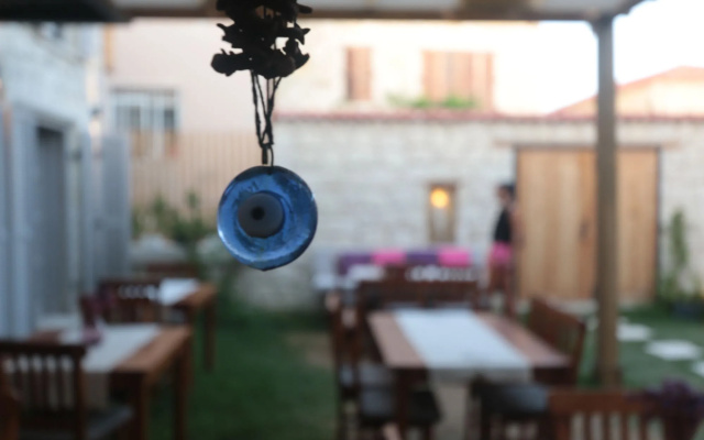 Alacati Cona Otel