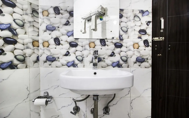 FabHotel Signature Luxe Inn