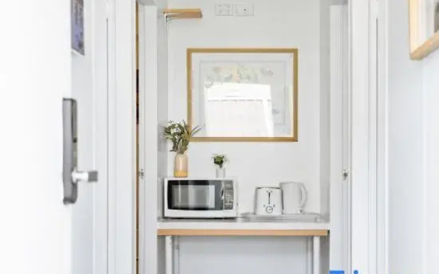 Peaceful Room – Near Transit, Shops & Maroubra Beach