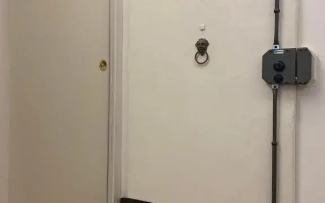AI MAGAZZINI DEI MEDICI (casa con balcone)