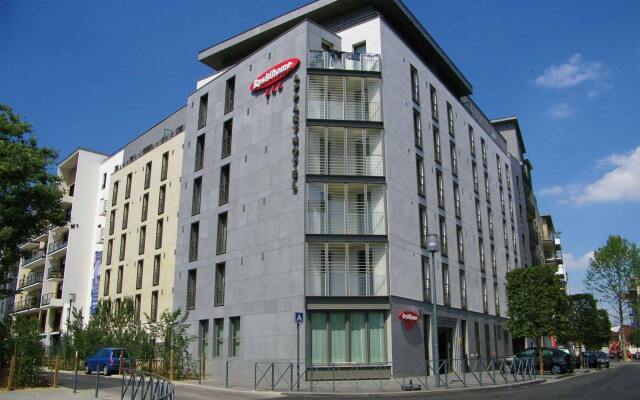 Отель Residhome Asnières вид на фасад