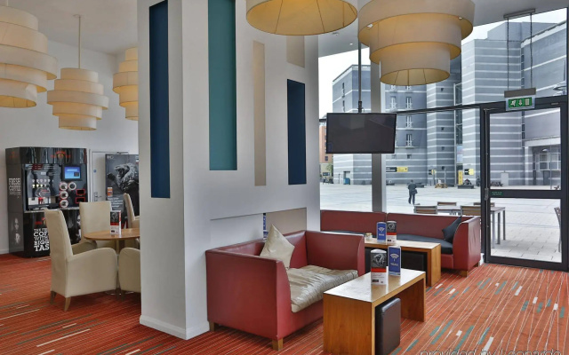Holiday Inn Express Leeds City Centre Armouries by IHG