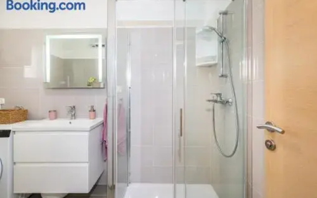 Apartment Višnja