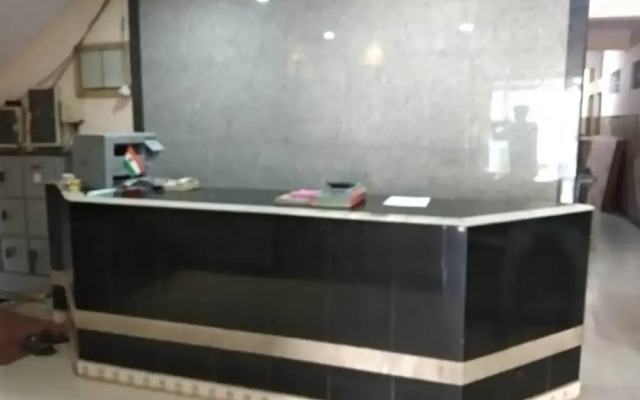 Iroomz Hotel Sagar Deluxe