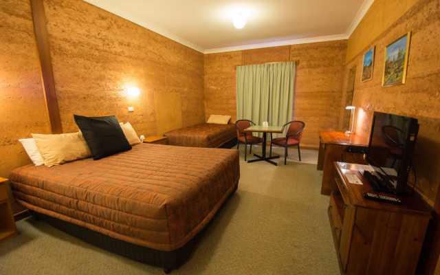 Mud Hut Motel