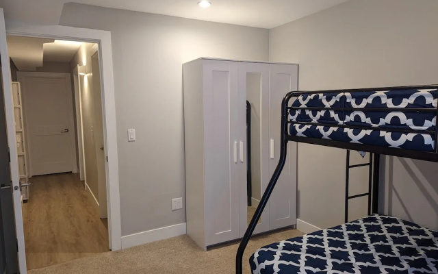 Seattle Vacation Home - The Newsroom
