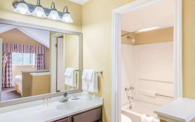 Hawthorn Extended Stay by Wyndham Dayton