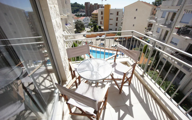 Petrovac Bay Apartments