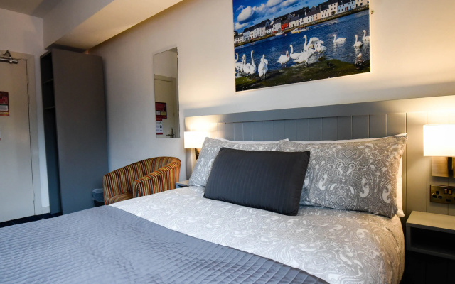 Kinlay Hostel Eyre Square - Best Hostel in Ireland