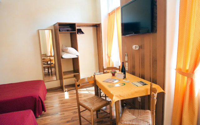 Hotel Altera Roma 