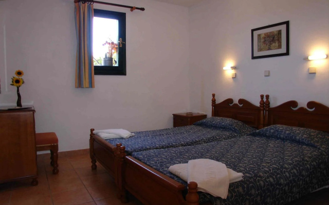 Summerland Hotel & Bungalows