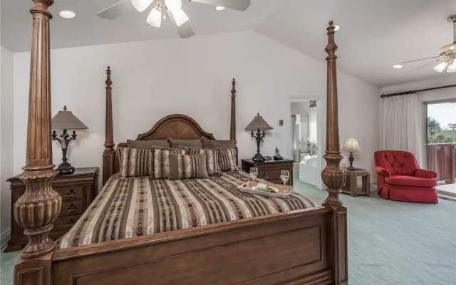 Partridge Home - Six Bedroom Cabin with Hot Tub