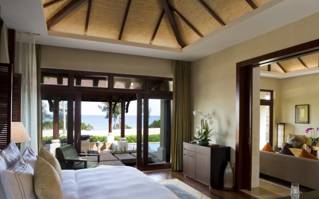 Отель The Ritz-Carlton Sanya Yalong Bay