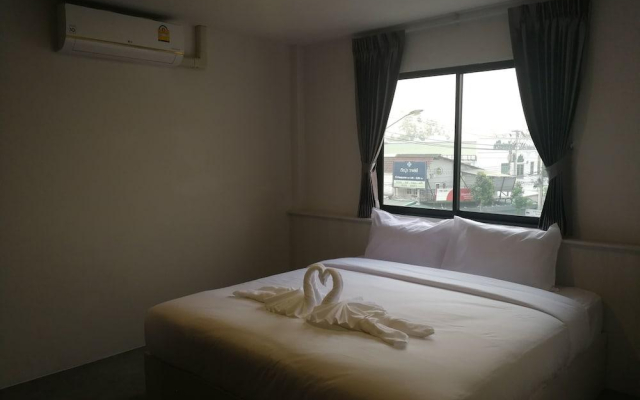 F Plus F Hotel