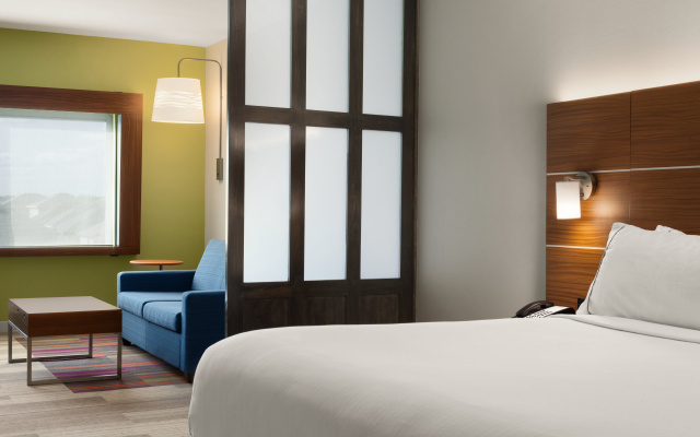 Holiday Inn Express & Suites Edinburg- Mcallen Area