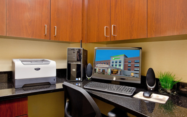 Holiday Inn St. Louis Fairview Heights by IHG