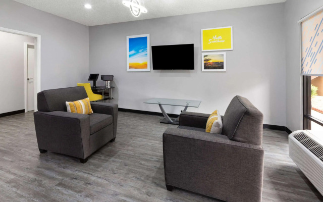 Days Inn by Wyndham North Little Rock/ Maumelle