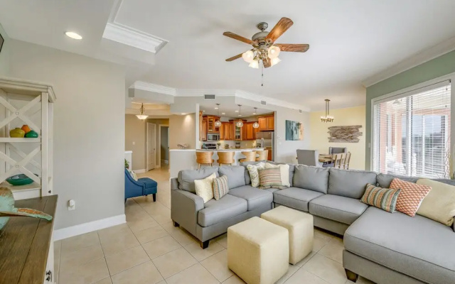 Penthouse Luxury - Exquisite Oceanside Condo