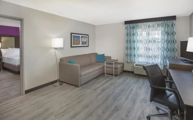 Lexington Inn and Suites - Effingham