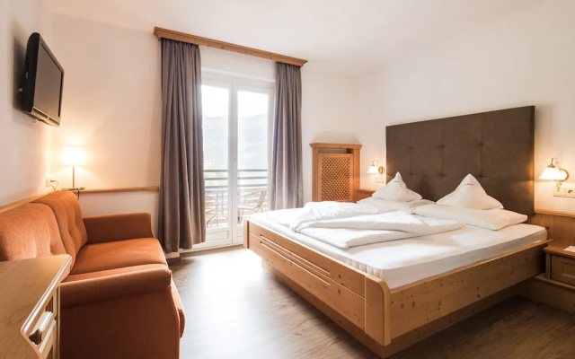 Hotel Burgaunerhof