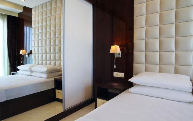 Hotel Shine