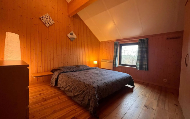 Beautiful holiday home in Hastière with garden