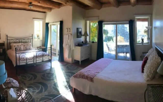 Bigfoot Lodge B & B