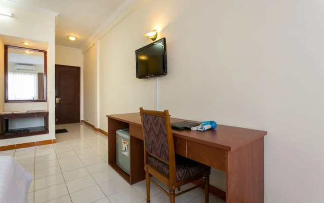 OYO 226 Tao Dan Hotel