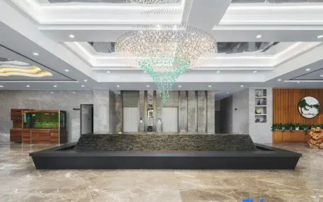 Tekesi Phoenix International Hotel