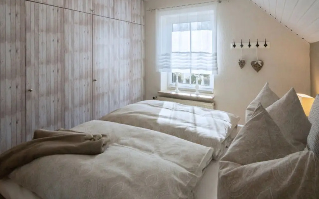 Snug Apartment in Hage