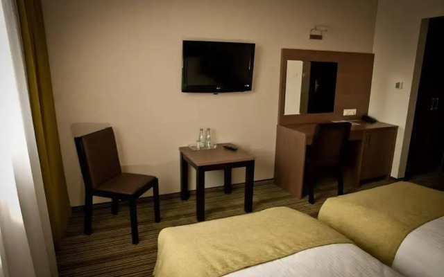 Hotel Pod Dębem
