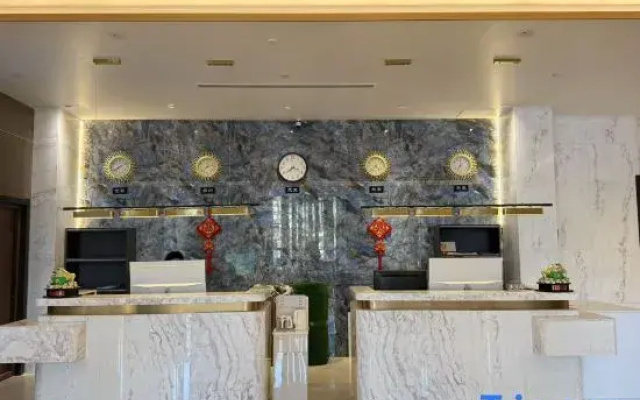 YiBon International Hotel (Hebi City Government Century Plaza Branch)