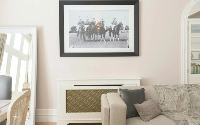 The Luxe Whitehall Duplex Apartment