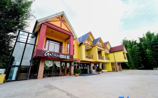 Songming Yujian Resort Hotel
