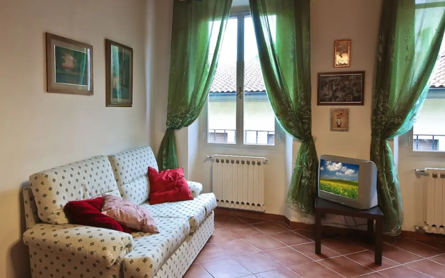 Leone Apartment