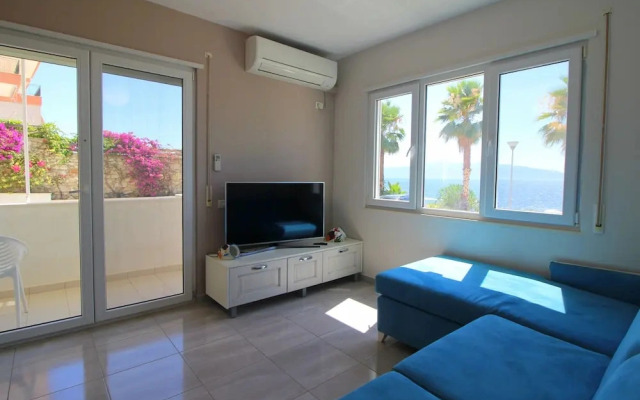 Beachfront Sion Sarande Apartment B