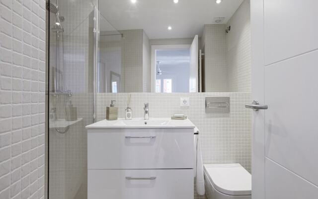 Отель Desing 1 Bd Apartm Prime Location. Cava Baja Испания, Мадрид - отзывы, цены и фото номеров - забронировать отель Desing 1 Bd Apartm Prime Location. Cava Baja онлайн ванная