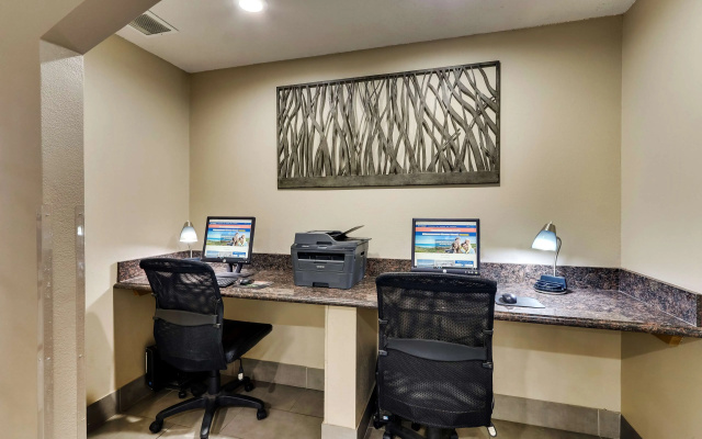 Best Western Plus University Inn & Suites