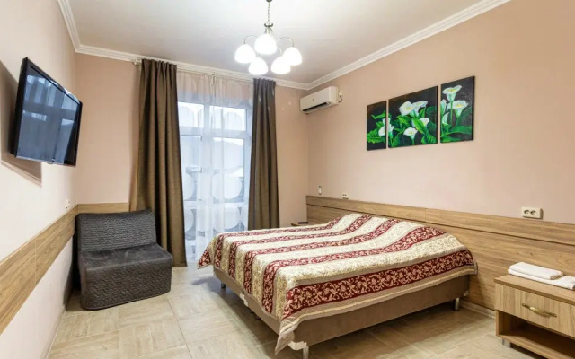 Gueshouse on Dekabristov 27