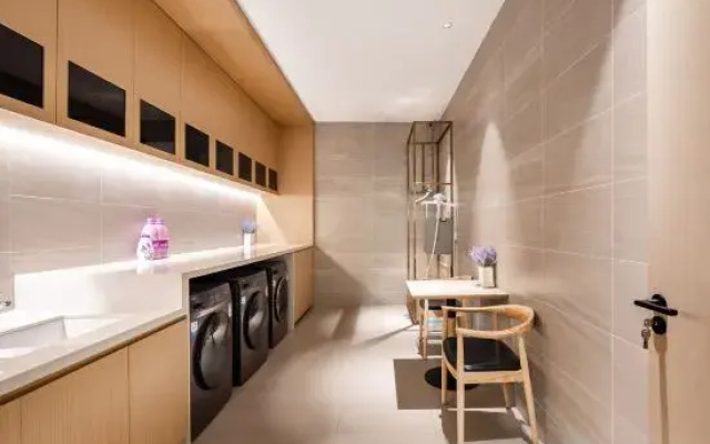 Lavande Hotel (LiaoYang City Center)