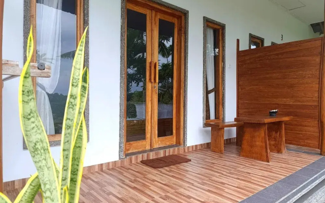 Green Sunrise Hill View