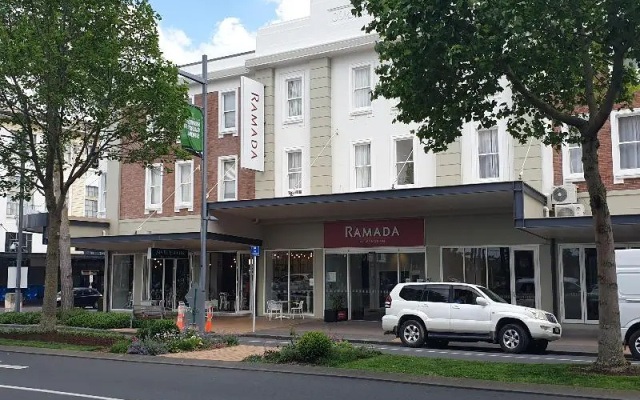 Ramada By Wyndham Hamilton City Center