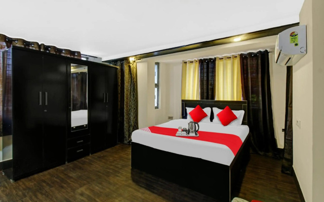 OYO Flagship 70030 Gopika Stay Inn